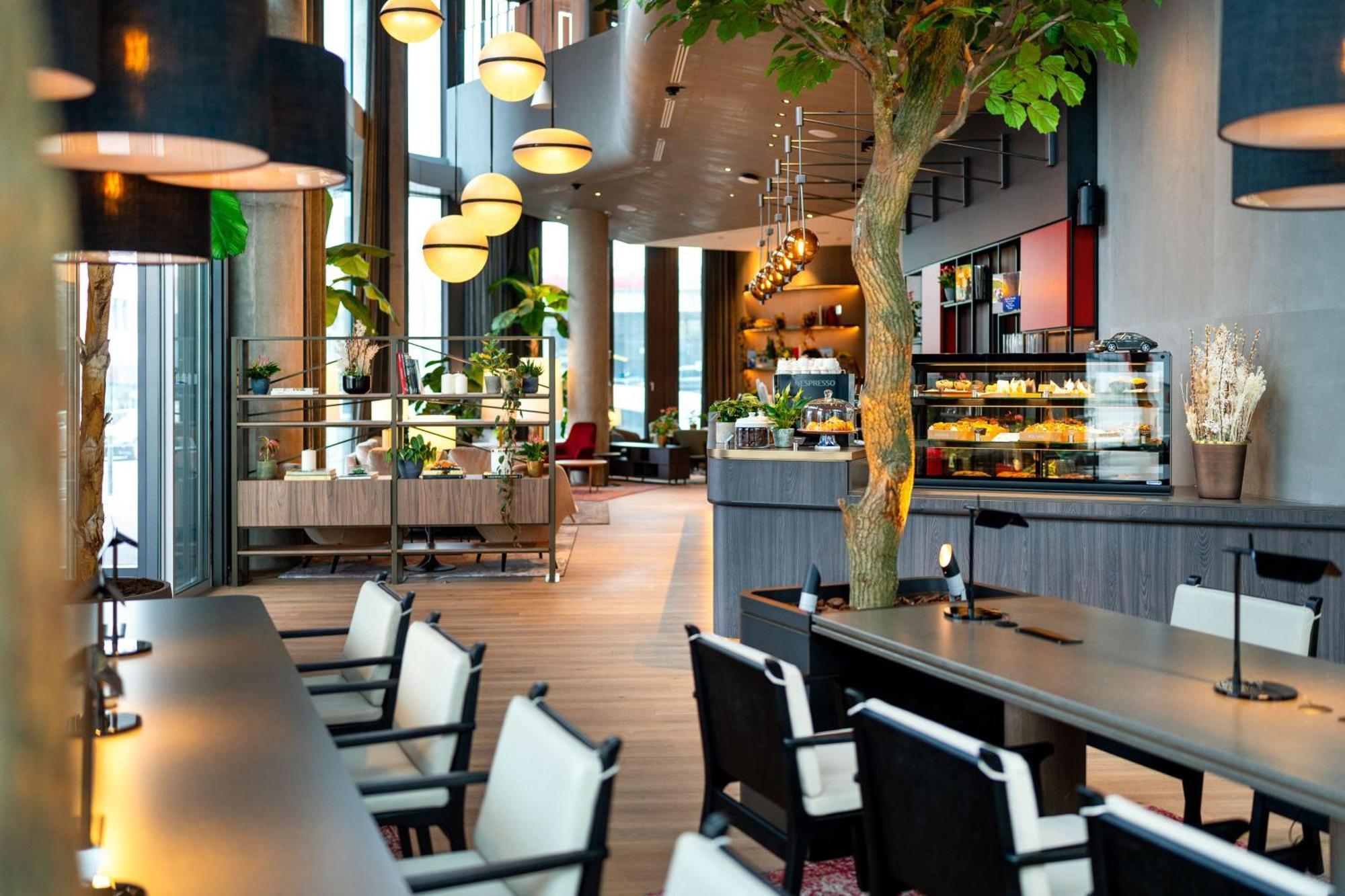 Radisson Blu Hotel At Porsche Design Tower Stuttgart Exterior photo
