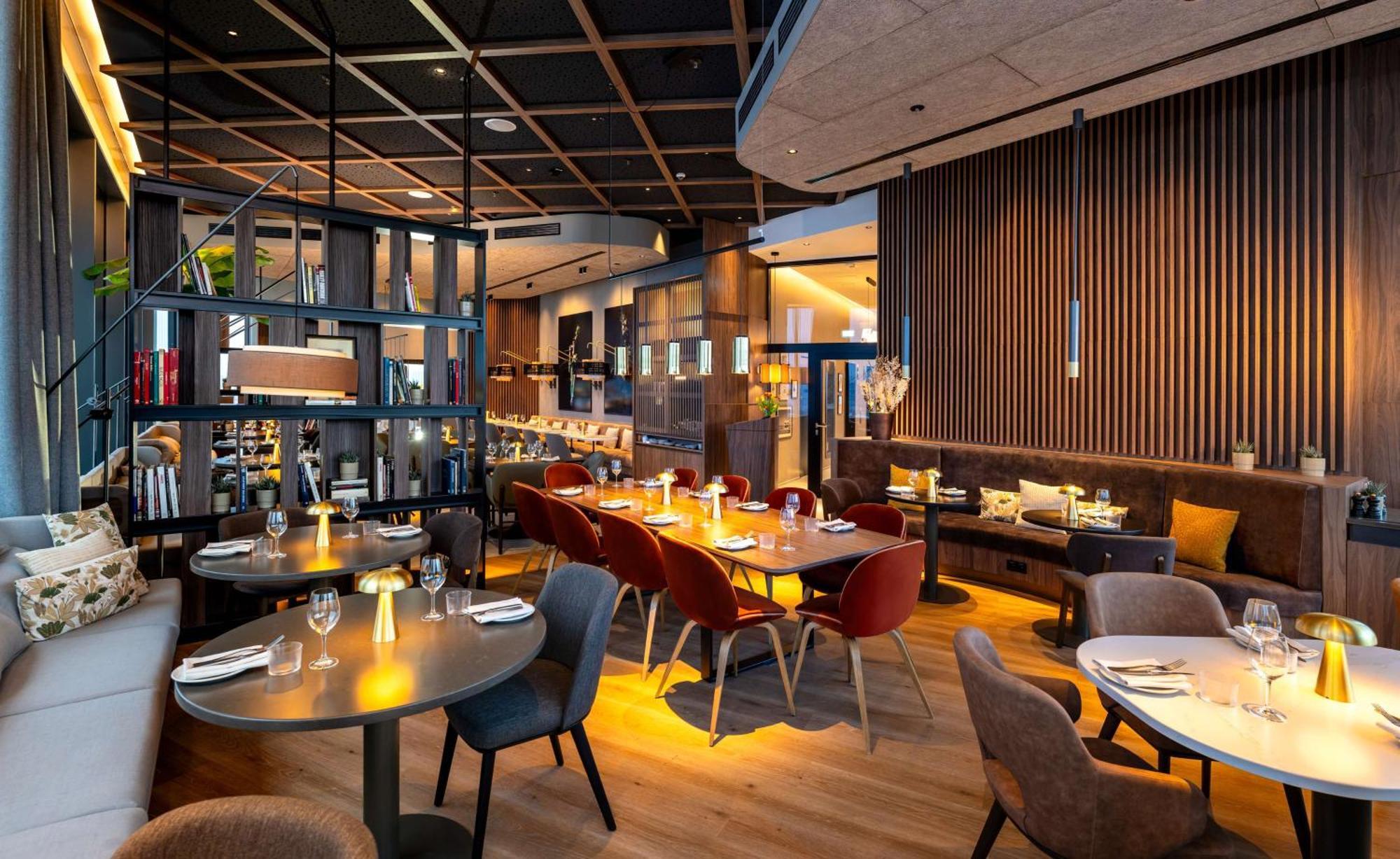 Radisson Blu Hotel At Porsche Design Tower Stuttgart Exterior photo